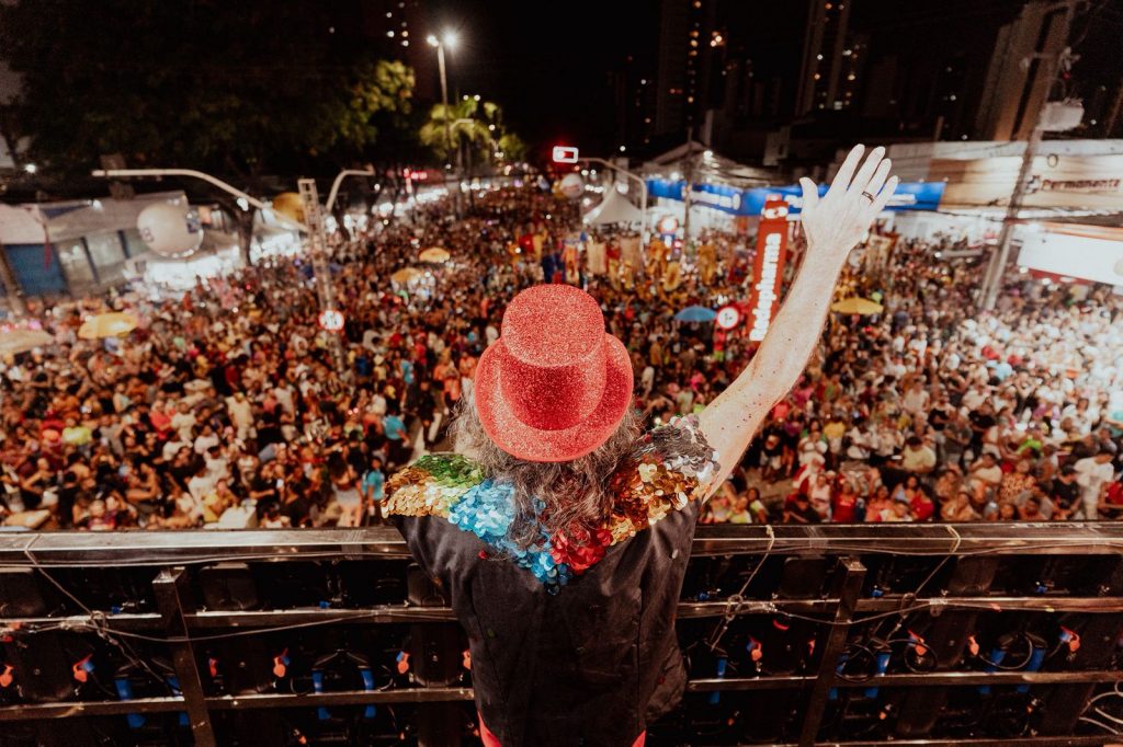 Muriçocas do Miramar celebraram 40 anos com exposição, livro, shows e cortejo em João Pessoa