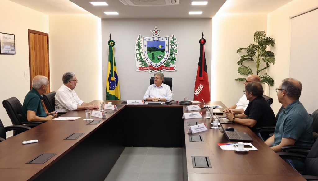 Governo da Paraíba e Sebrae discutem parcerias para interiorização do turismo e fortalecimento do artesanato