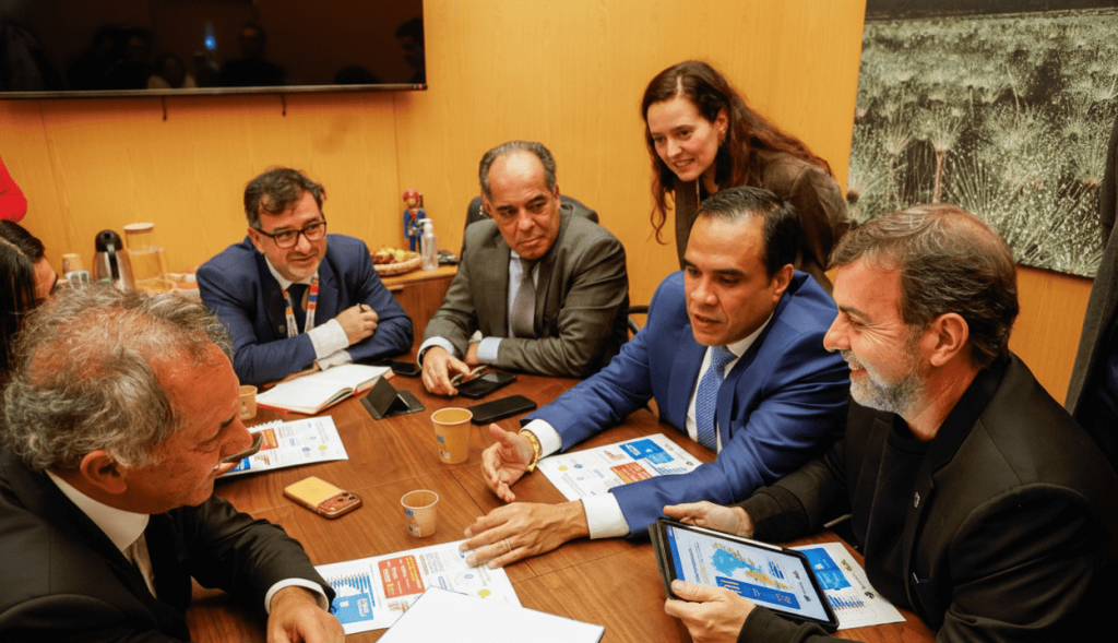 Brasil busca parcerias com Argentina e Chile na FITUR para atrair turistas internacionais para a América do Sul