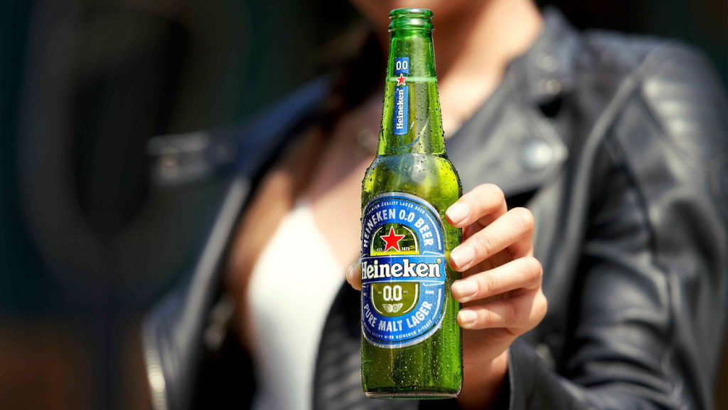 Heineken 0.0 lidera mercado de cerveja zero álcool no BR e celebra mudança nos hábitos de consumo