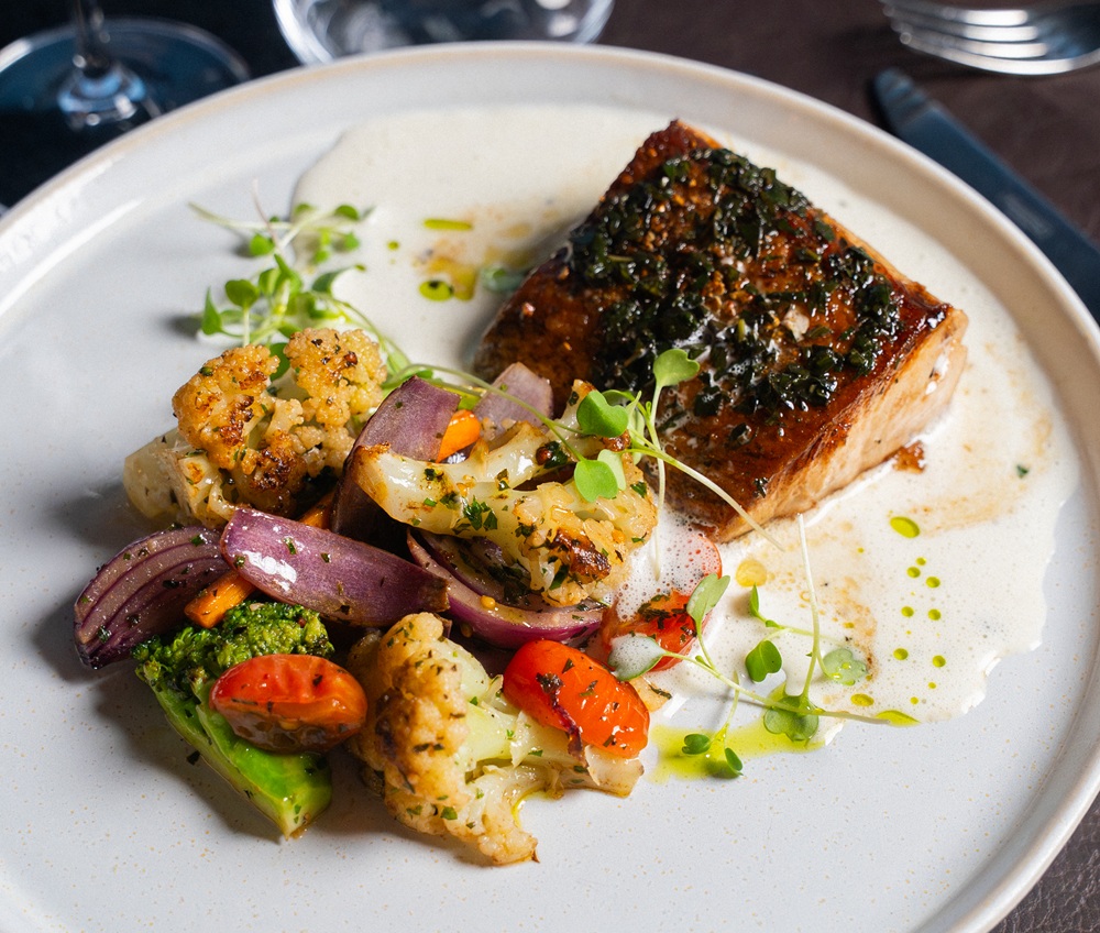 NUI 360 apresenta menu elegante e em três tempos com foco em técnica e equilíbrio de sabores