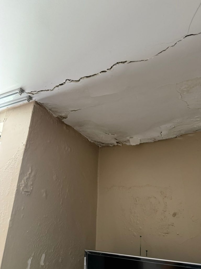 Fissuras e infiltrações em apartamentos podem indicar riscos ocultos e até colapso, alerta engenheiro