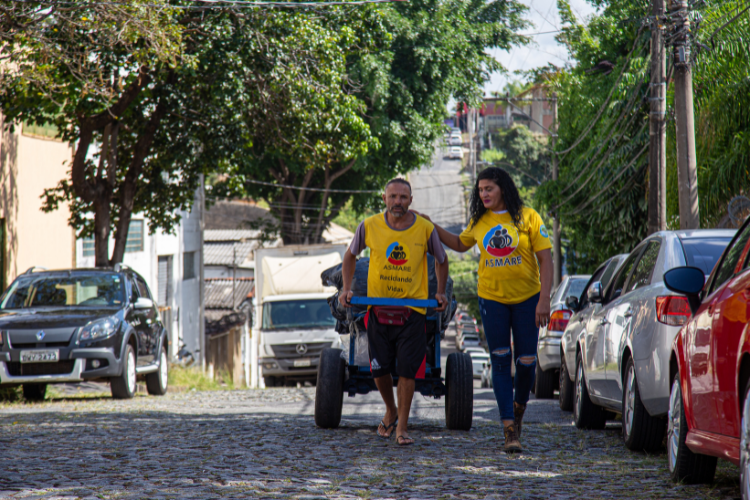 Carnaval impulsiona renda de catadores de materiais recicláveis com aumento no volume de resíduos