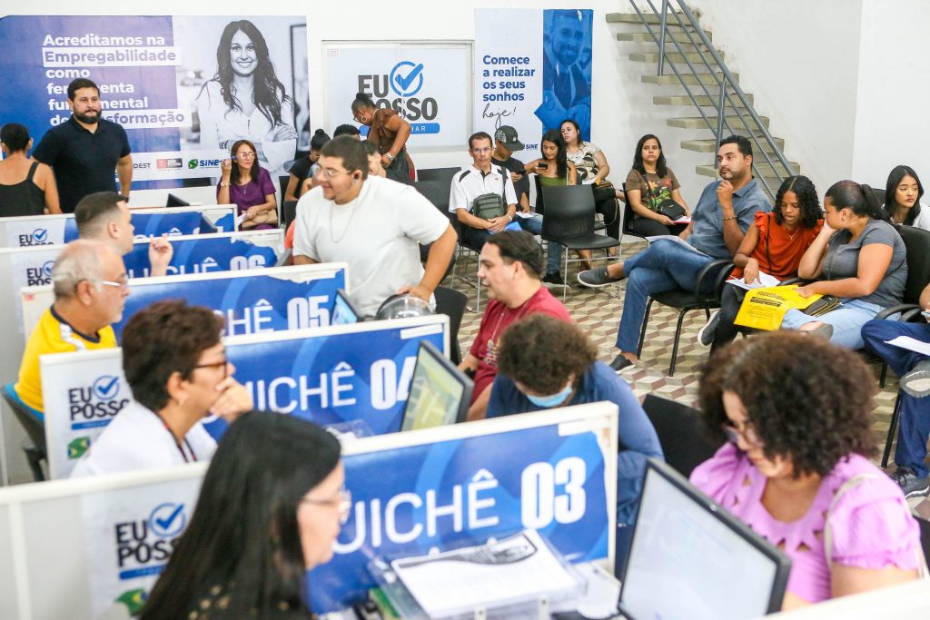 Sine-JP oferece mais de 2 mil vagas e inclui oportunidades do Feirão da Empregabilidade