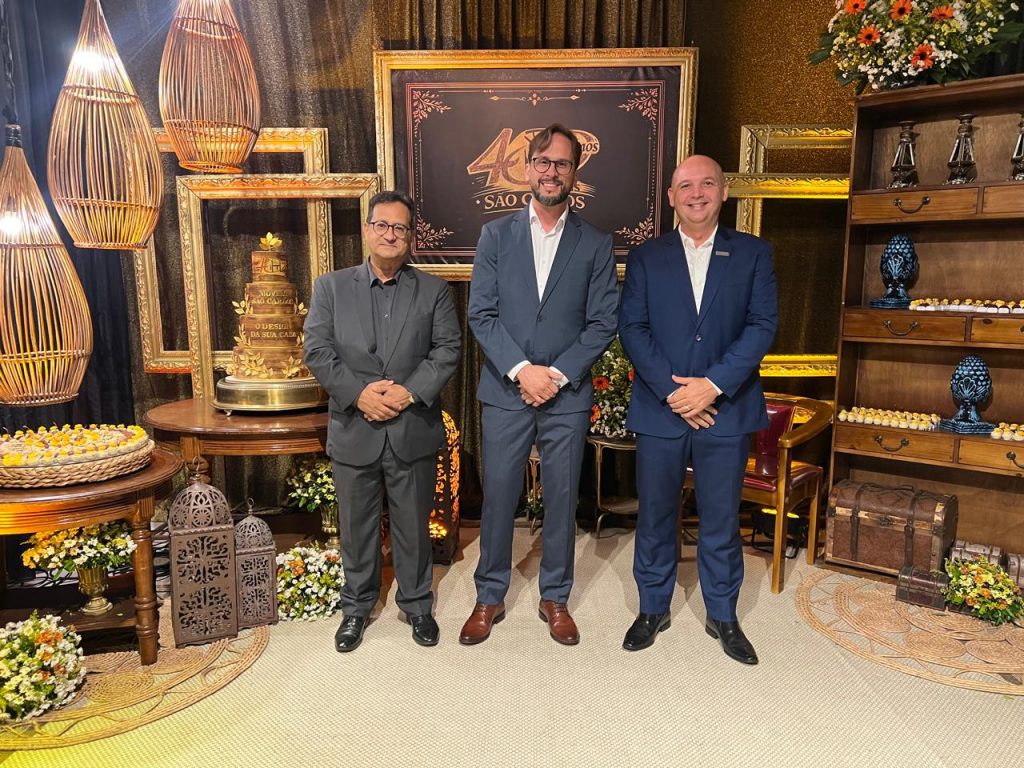 Grupo OFFICINA marca presença nos 40 anos da Móveis São Carlos em Pernambuco