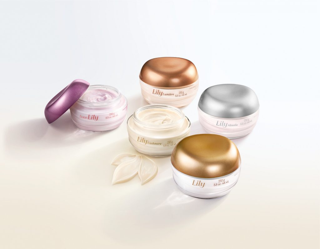O Boticário consolida liderança em hidratantes acetinados e projeta crescimento com lançamento de Lily Cashmere