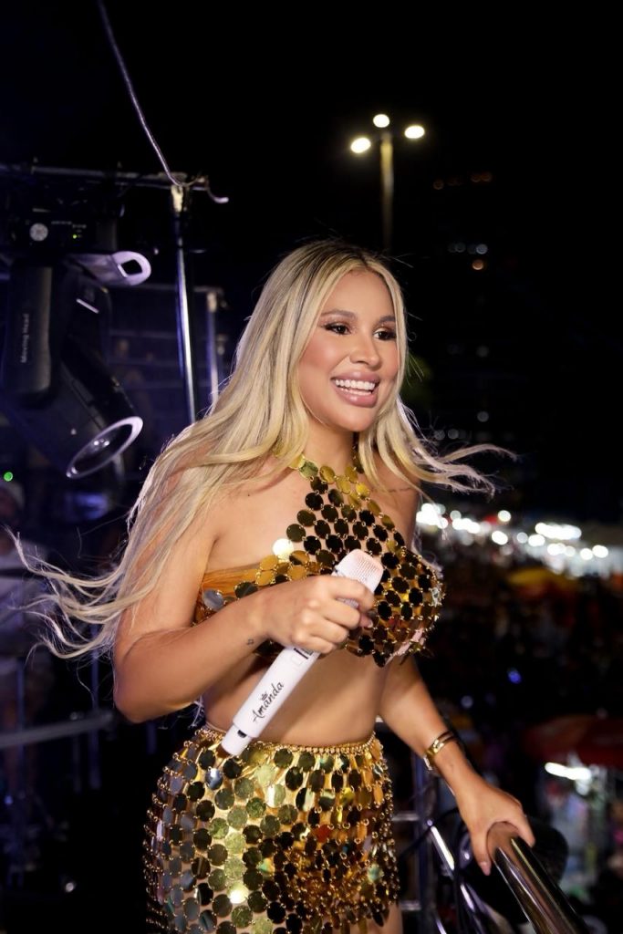 Amanda Rainha da Farra grava o audiovisual “Paredão 4” em show gratuito no Parque Sólon de Lucena