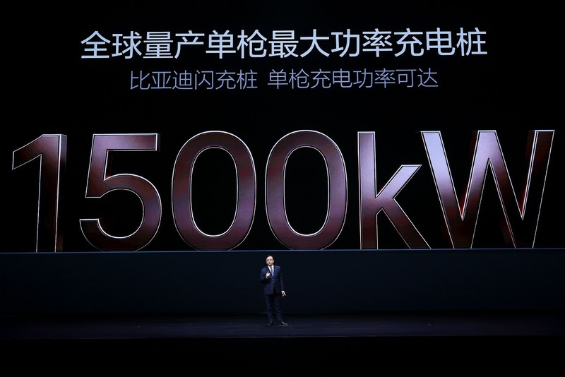 BYD apresenta nova geração da bateria Blade e a tecnologia Flash de carregamento rápido