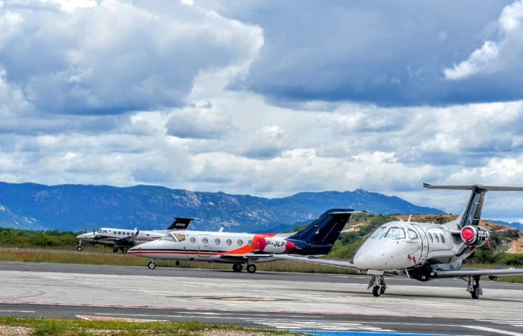 Governador e ministro entregam aeroporto de Patos com investimento de R$ 55,7 milhões
