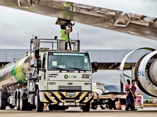 Governo eleva imposto do cigarro para bancar querosene e biodiesel