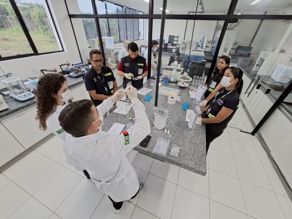 Procon-CG capacita fiscais para identificar metanol em cachaças durante O Maior São João do Mundo