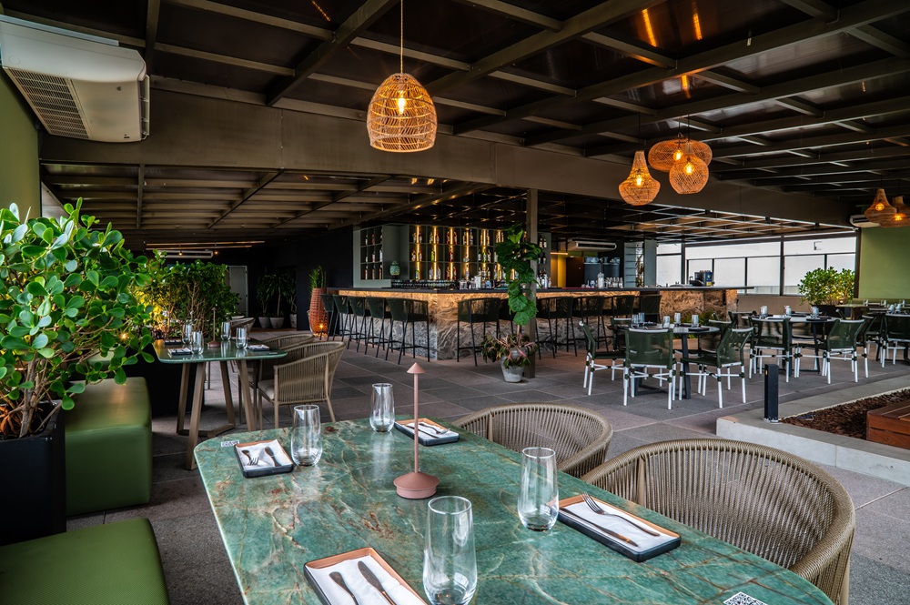 Sea Rooftop se destaca como espaço versátil para eventos com vista panorâmica de João Pessoa