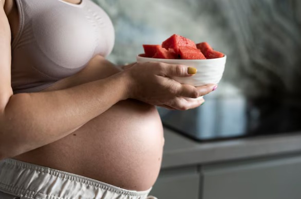 Alimentação na gravidez influencia a saúde da criança ao longo da vida, alerta nutrólogo da Afya Educação Médica