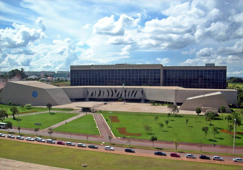 STJ valida “teimosinha” e Justiça amplia poder de bloqueio de contas de devedores fiscais