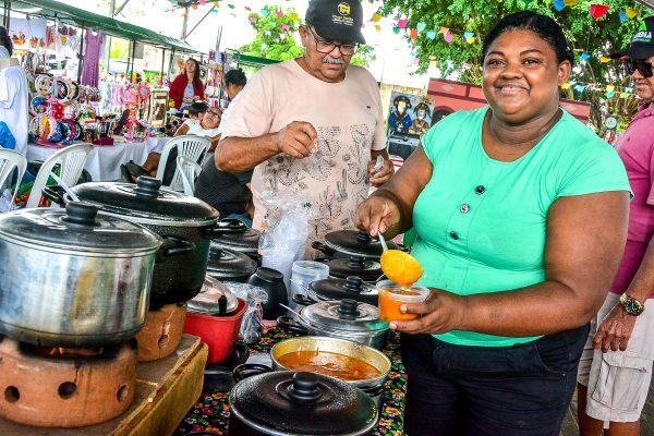Prefeitura cadastra comerciantes informais para o São João Multicultural no Parque Solon de Lucena
