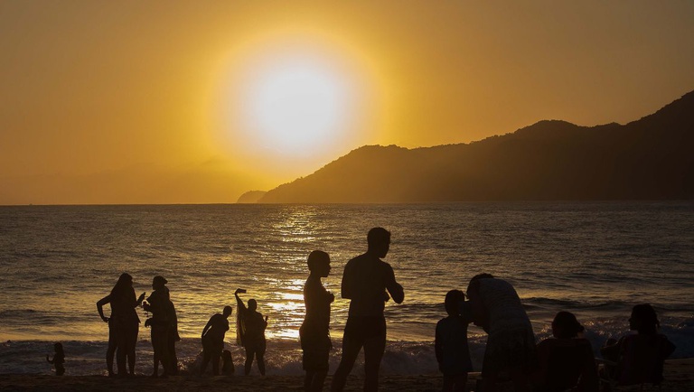 Gastos de turistas internacionais no Brasil batem recorde histórico e chegam a R$ 25 bilhões em 2026