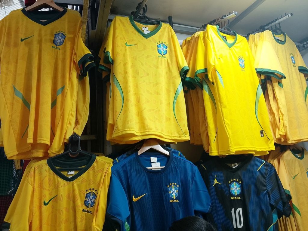 Shoppings Populares oferecem boas opções de produtos para torcer pelo Brasil na Copa do Mundo