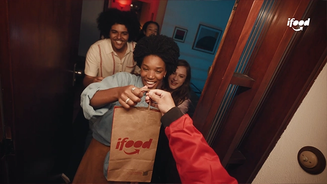 Vendas de bebidas disparam 63% no iFood em jogo de estreia da seleção brasileira