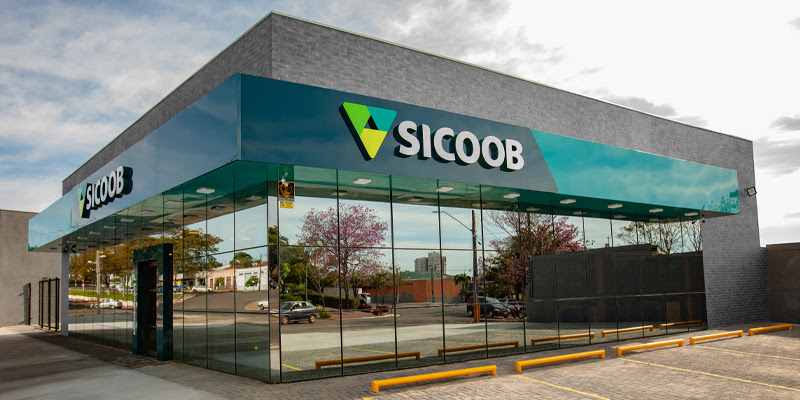 Sicoob ultrapassa 10 milhões de cooperados e reforça expansão do cooperativismo financeiro