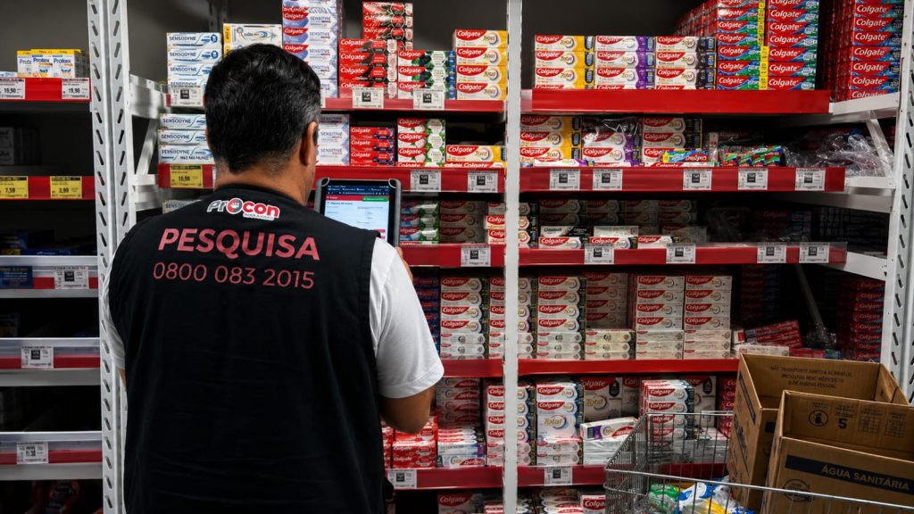 Pesquisa para produtos de limpeza e de higiene pessoal encontra variação de mais de 209% no creme dental