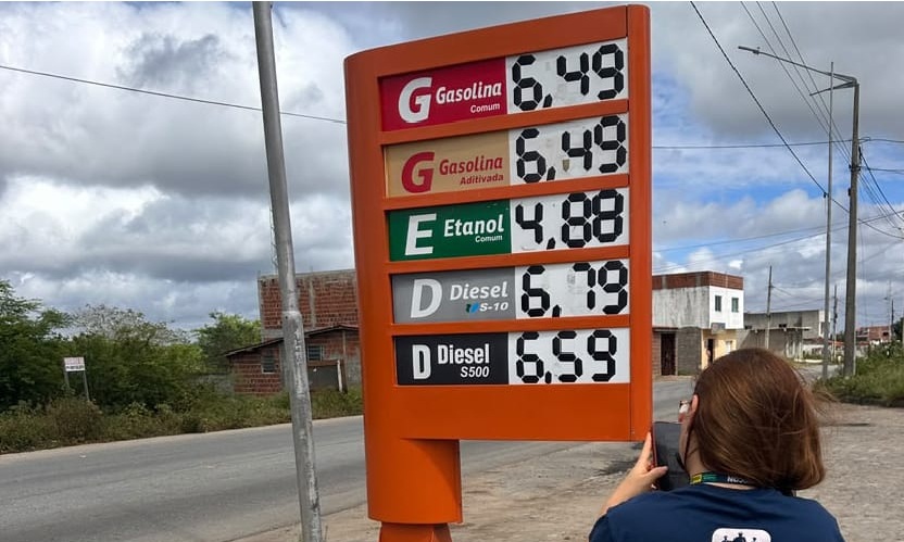 Pesquisa do Procon-CG mostra que consumidor pode poupar até R$ 64,00, na hora de abastecer o veículo