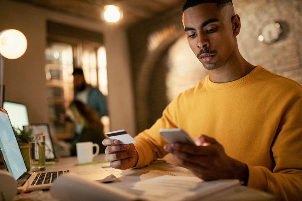 Acesso a app de instituições financeiras cresce 15,5% na Paraíba, aponta IBGE