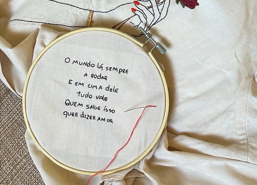 Upcycling transforma peças descartadas em oportunidades para pequenos negócios de moda