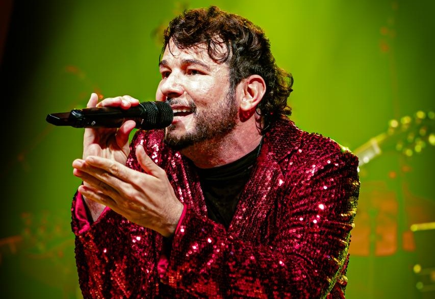 Jay Kardoso leva show solo ao Recanto do Picuí, em Intermares