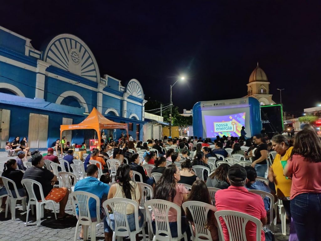 Energisa leva troca de lâmpadas, entrega de geladeiras e ações de eficiência energética a municípios da PB
