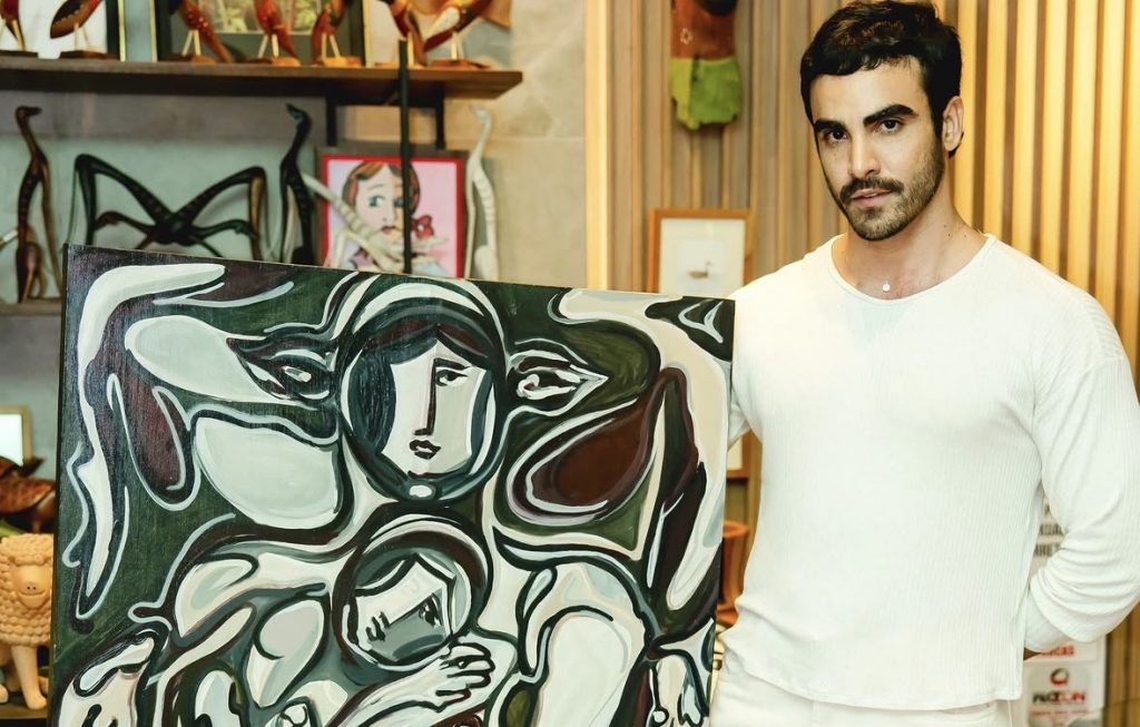 Adal Carvallo chega ao Espaço Arte Brasil com a série “Corpos Híbridos”