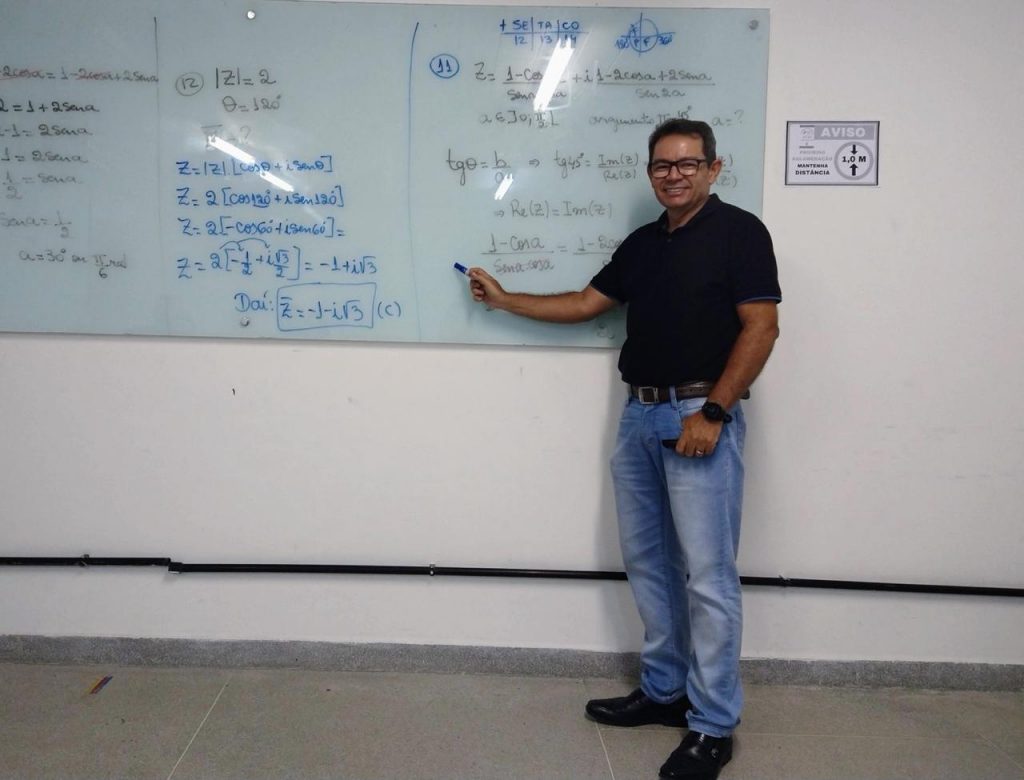 Da venda de picolé à Medicina: professor da Afya Paraíba une mais de três décadas de docência à carreira médica