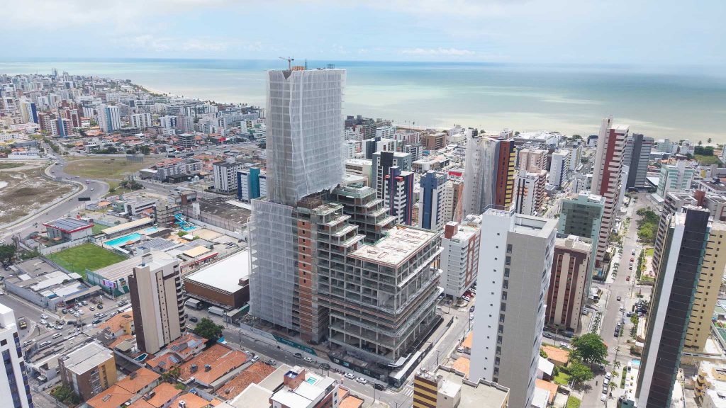 Obras do OMNI Life & Health entra em nova fase e abre 39 vagas para pedreiros, serventes e eletricistas em Manaíra