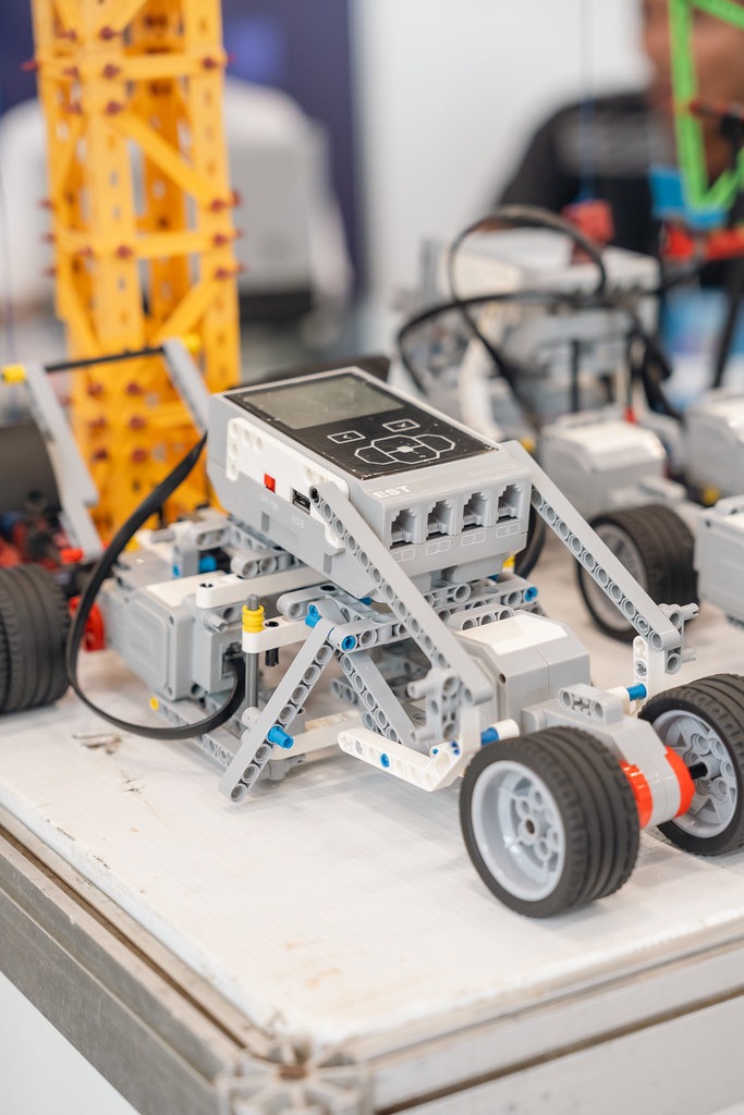 Espaço Robótica promete novas experiências tecnológicas e atividades interativas na Expotec 2026